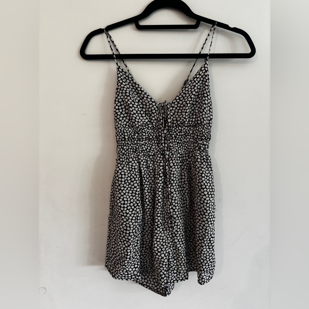 Black and White daisy Romper